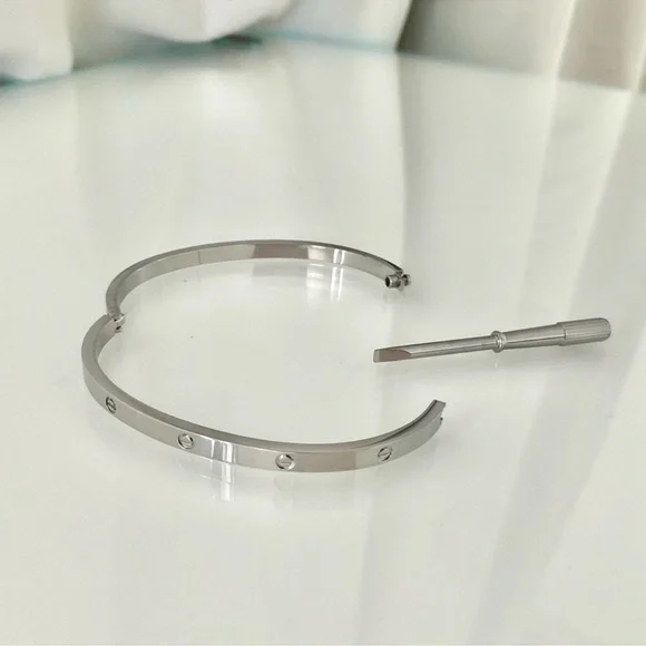 NEW Small Model Screw Cuff Bangle Love Bracelet with Screwdriver in Silver - Picture 3 of 14